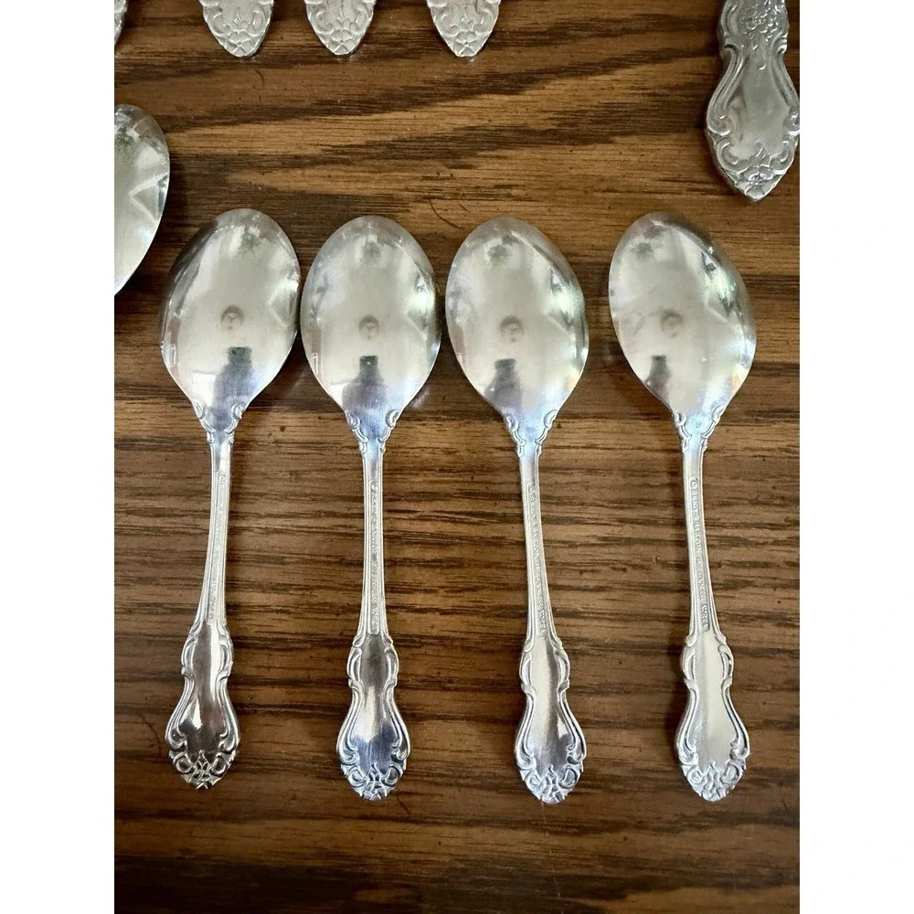 Reed & Barton HIGHGROVE Silverware‎ 18/10 Stainless Flatware Set 20 DISCONTINUED